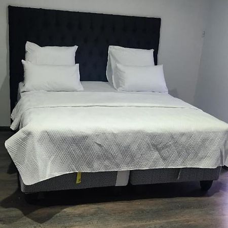 Silent Corner Guest House Roodepoort Dış mekan fotoğraf